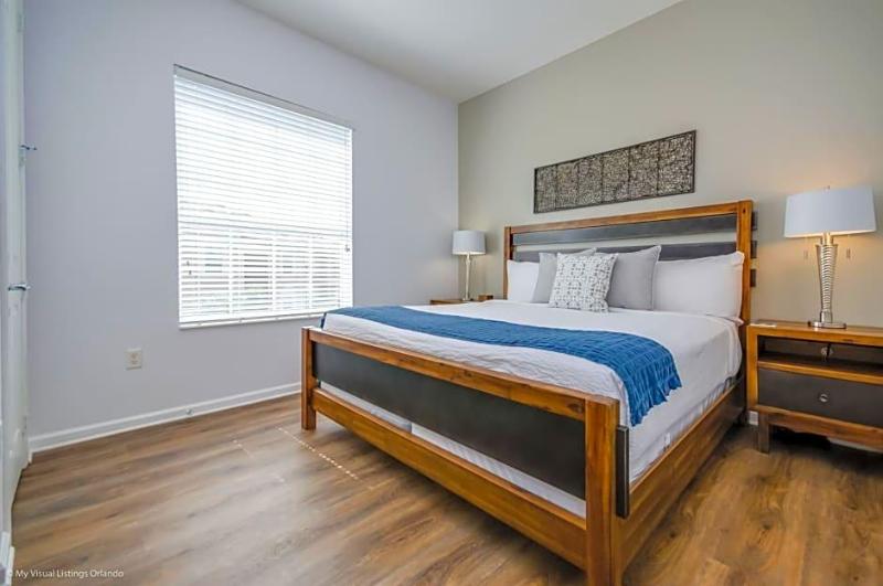 Lakeview Paradise image