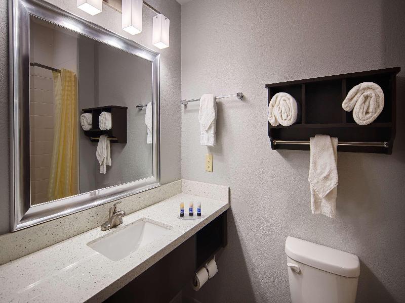 Best Western Plus Lonestar Inn & Suites image 10