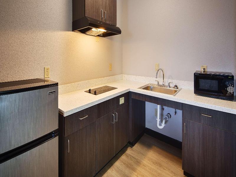 Best Western Plus Lonestar Inn & Suites image 9