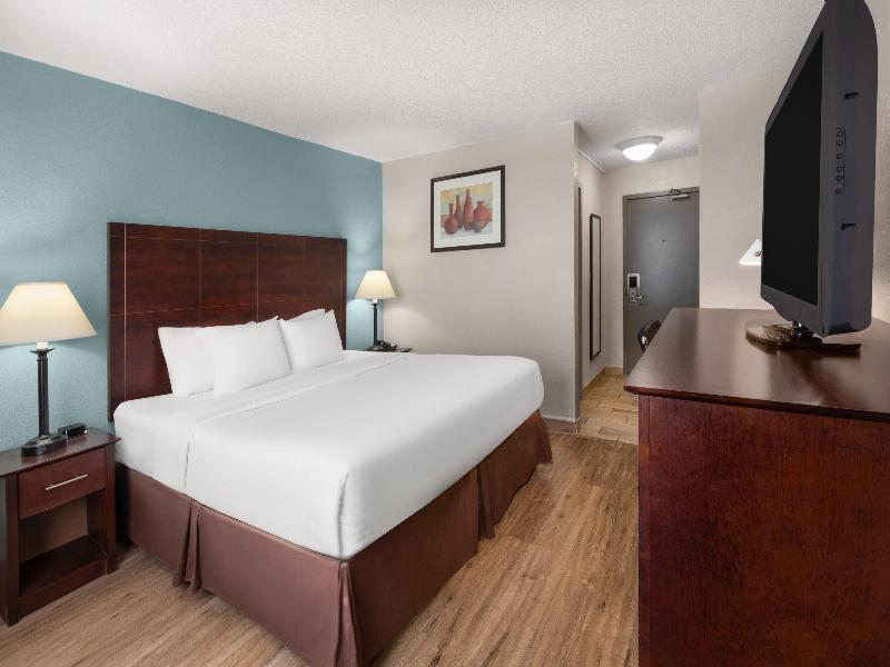 Wyndham Garden Romulus Detroit Metro Airport image