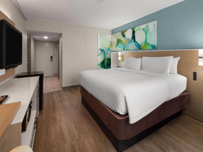 Wyndham Garden Romulus Detroit Metro Airport image