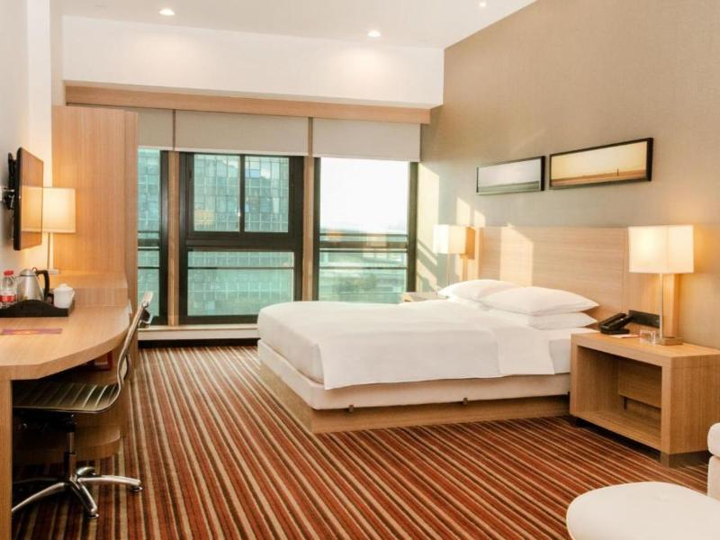 HYATT Place Shenzhen Airport 3