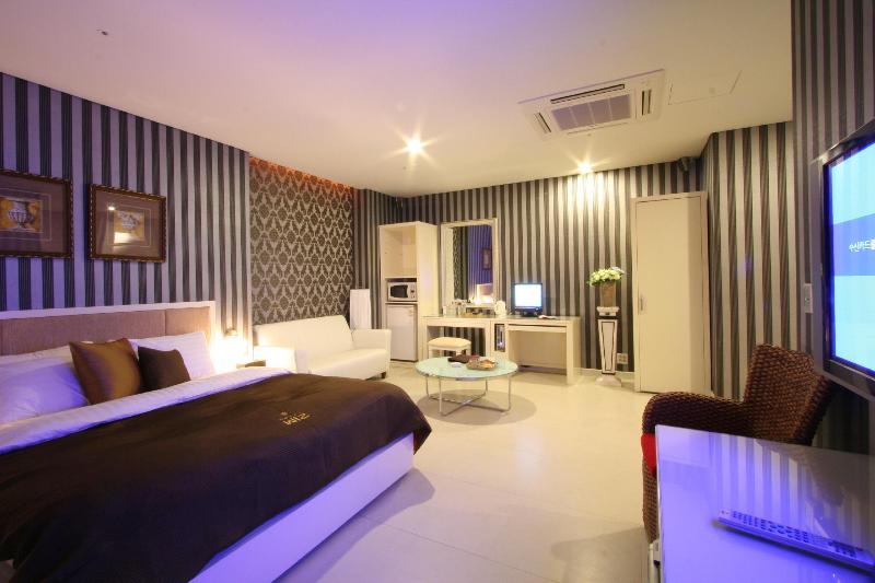 Hotel Wiz image