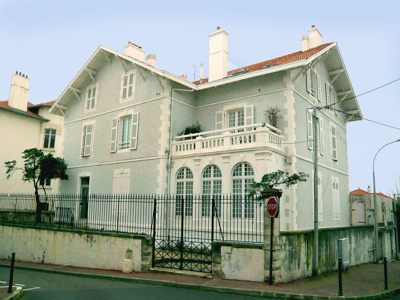 Aramis — main photo