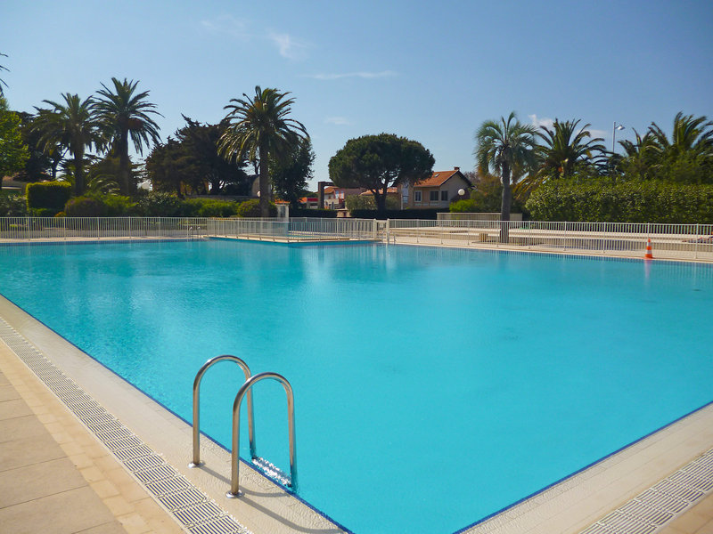 Paris Saint Tropez image