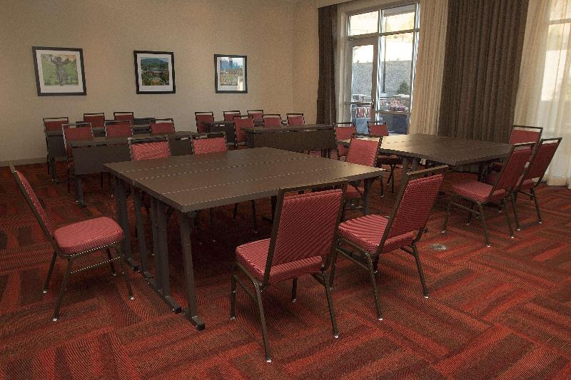 Hampton Inn & Suites Boone CON