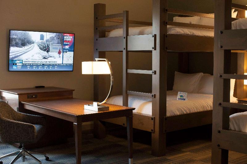 Hampton Inn & Suites St. Paul Downtown image