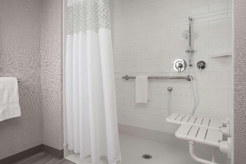 Hampton Inn Lewiston image