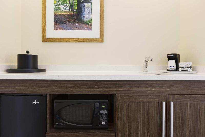 Hampton Inn Niles/Warren image