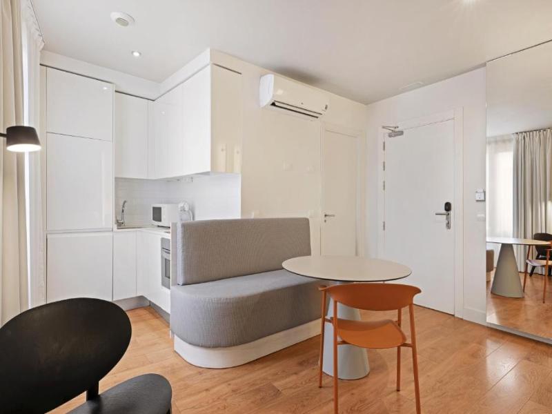 B&B Apartamentos Madrid Centro Fuencarral 46 image