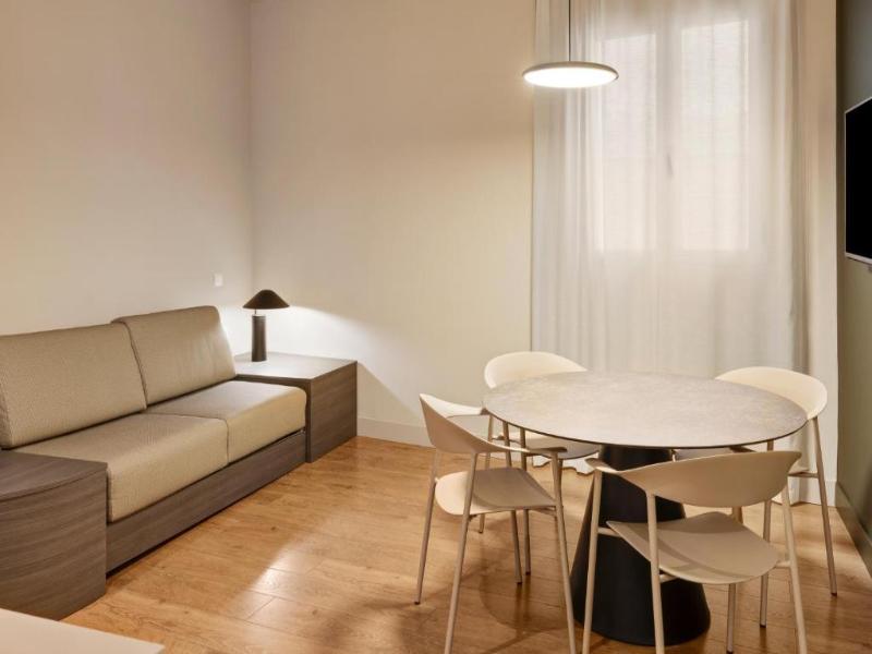 B&B Apartamentos Madrid Centro Fuencarral 46 image
