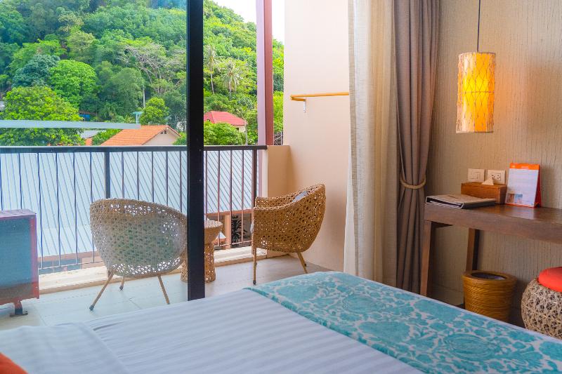 room detail thumbnail 2