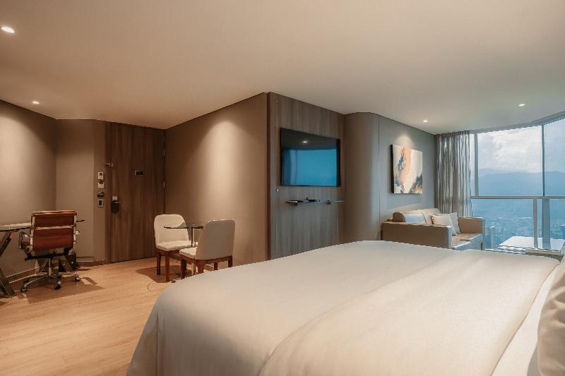 Binn Hotel image