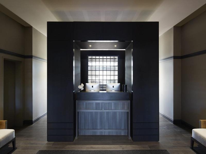 Brassey Hotel image