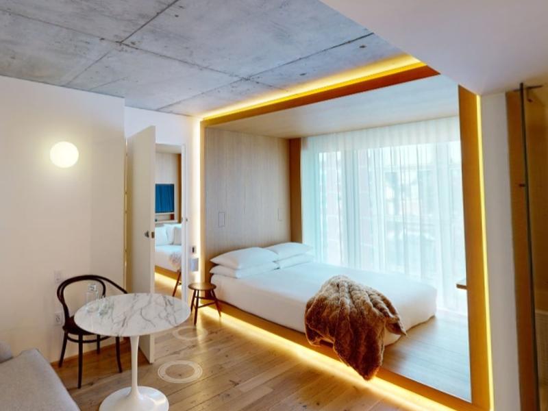 room detail thumbnail 1