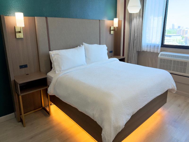 Holiday Inn Houston S - NRG Area - Med CTR image