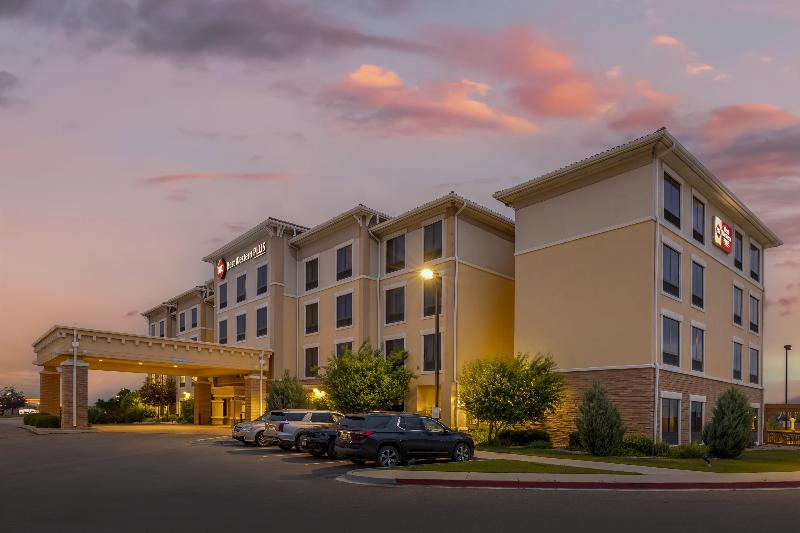 Best Western Plus Hudson Hotel & Suites image