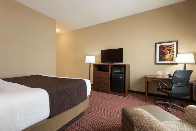 Best Western Plus Hudson Hotel & Suites image