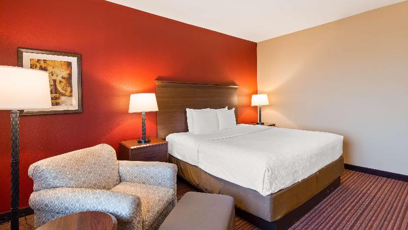 Best Western Plus Hudson Hotel & Suites image