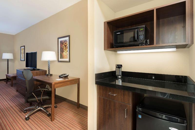 Best Western Plus Hudson Hotel & Suites image