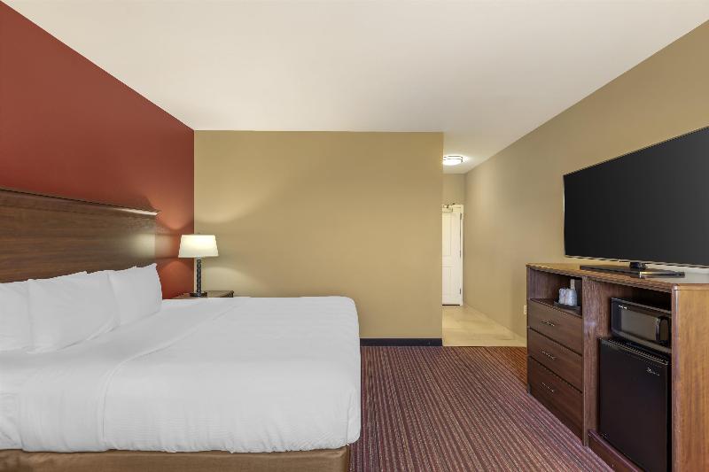 Best Western Plus Hudson Hotel & Suites image