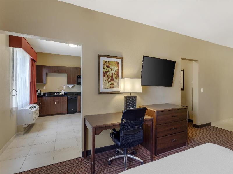 Best Western Plus Hudson Hotel & Suites image