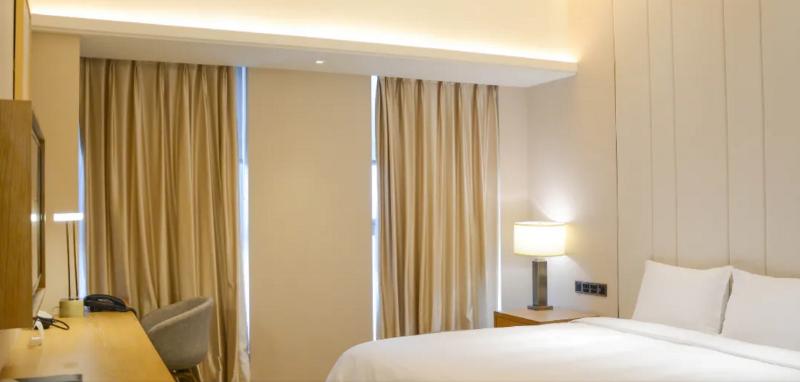 Days Hotel & Suites Liangping
