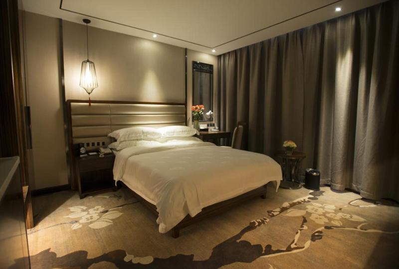 Days Hotel Guilin image