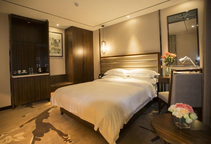 Days Hotel Guilin image