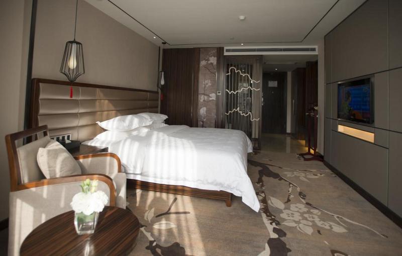 Days Hotel Guilin image