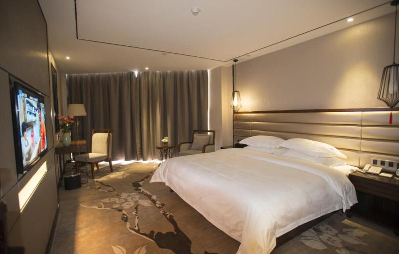 Days Hotel Guilin image