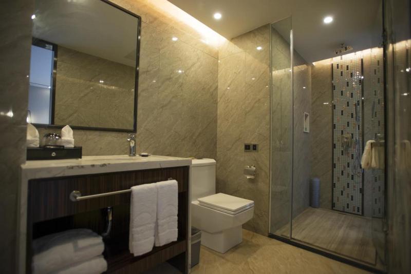 Days Hotel Guilin image