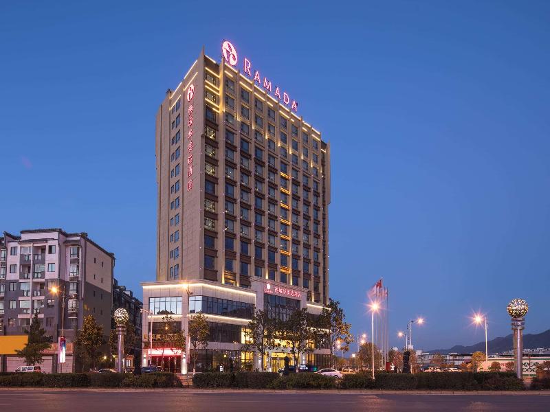 Ramada Huize image