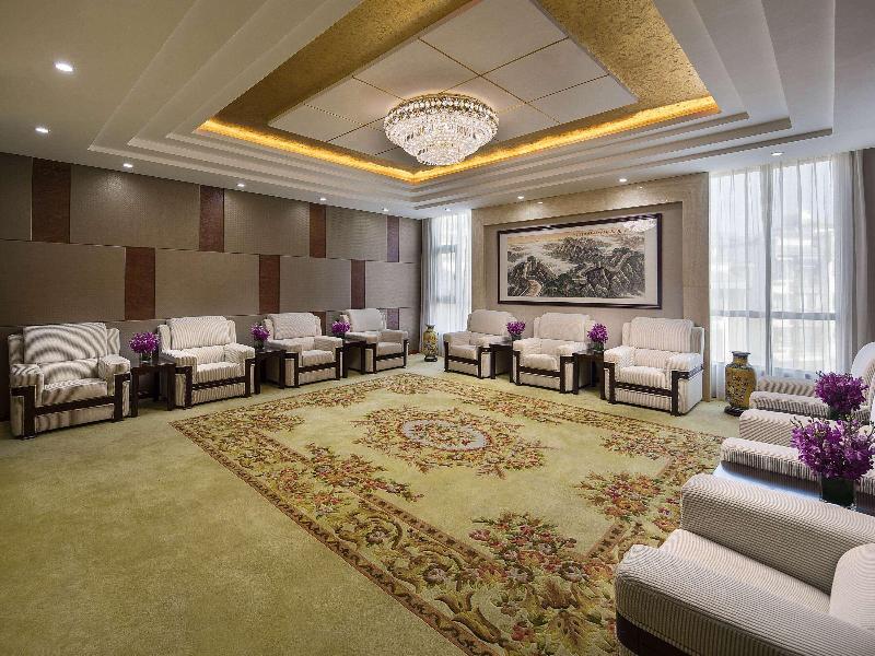 Ramada Huize image