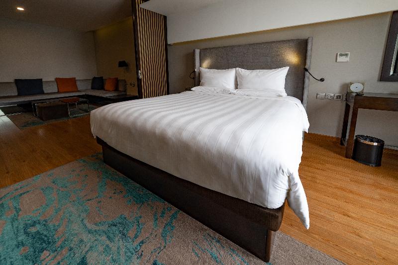 Novotel Suites Hanoi image