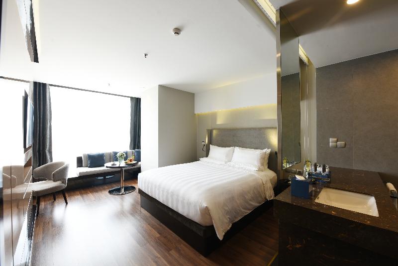 Novotel Suites Hanoi image