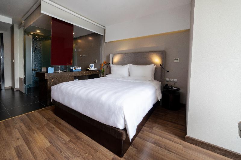 Novotel Suites Hanoi image