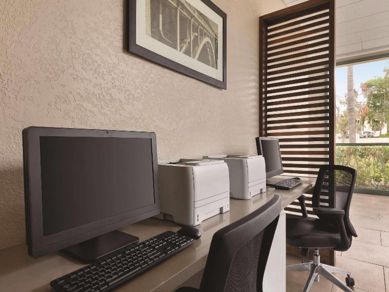 Country Inn & Suites by Radisson, San Diego North image