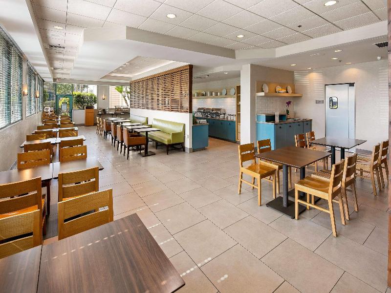 Country Inn & Suites by Radisson, San Diego North image
