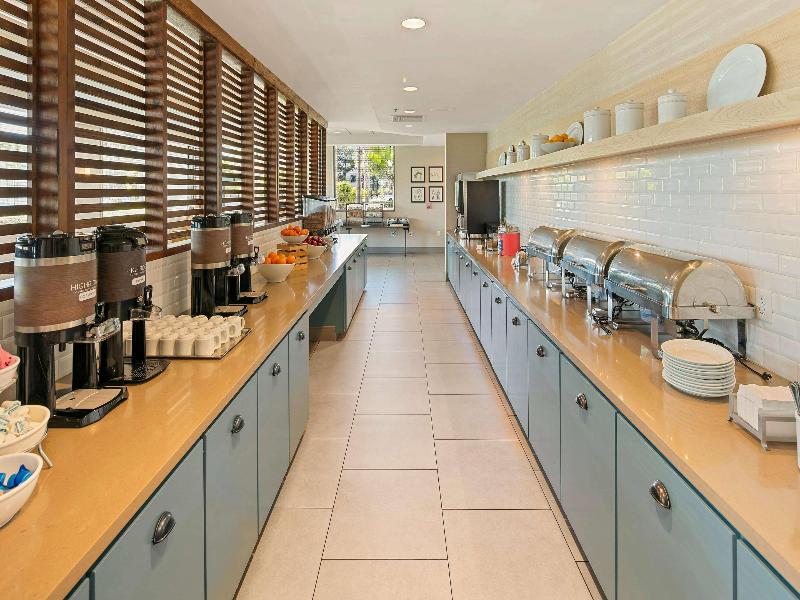 Country Inn & Suites by Radisson, San Diego North image