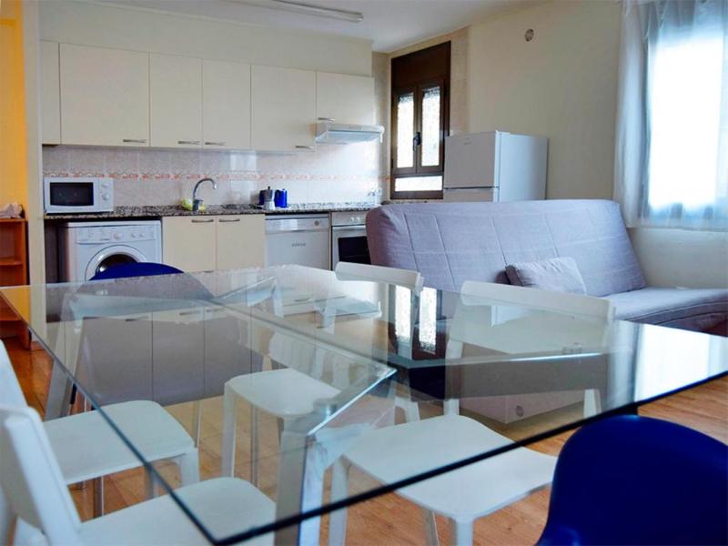 Apartamentos Pantebre 3000 image