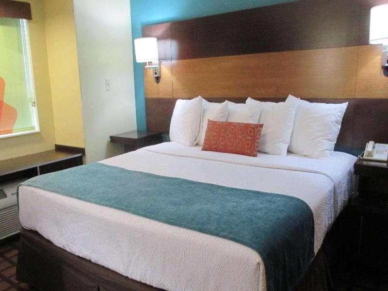 Best Western Plus Harrisburg Mechanicsburg image