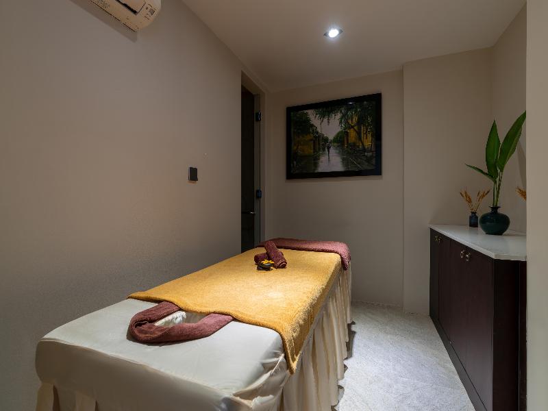 Royal Riverside Hoi An Hotel image