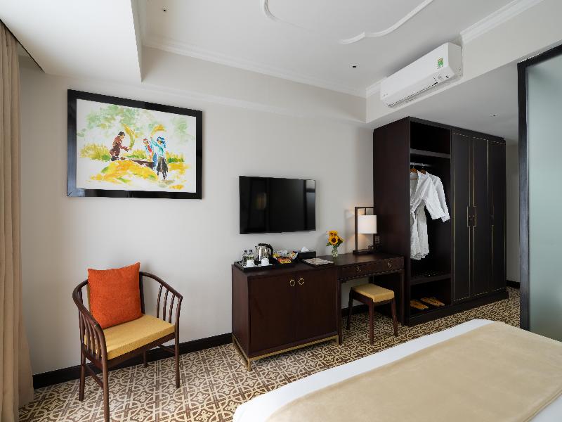 Royal Riverside Hoi An Hotel image