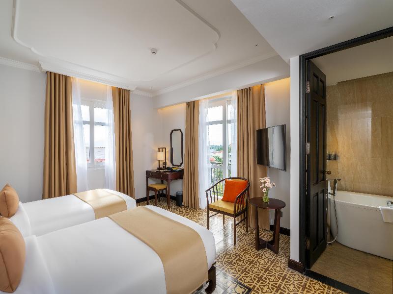 Royal Riverside Hoi An Hotel image