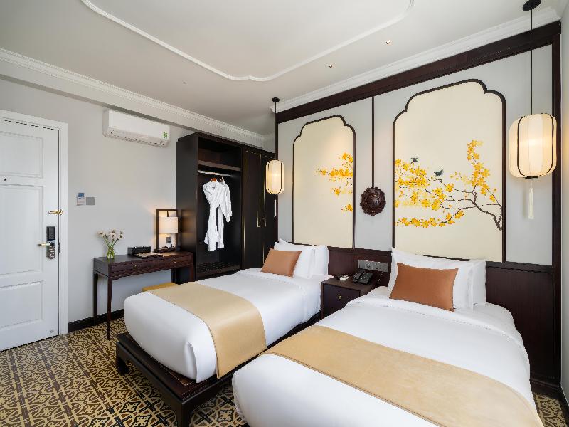 Royal Riverside Hoi An Hotel image