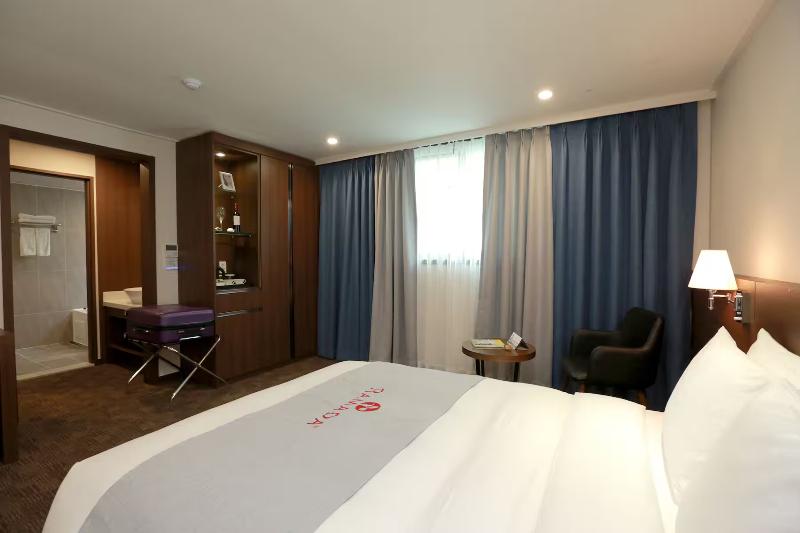 Ramada by Wyndham Gangwon Taebaek image