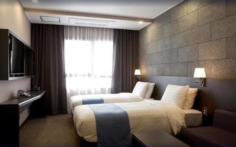 Days Hotel Dongtan image