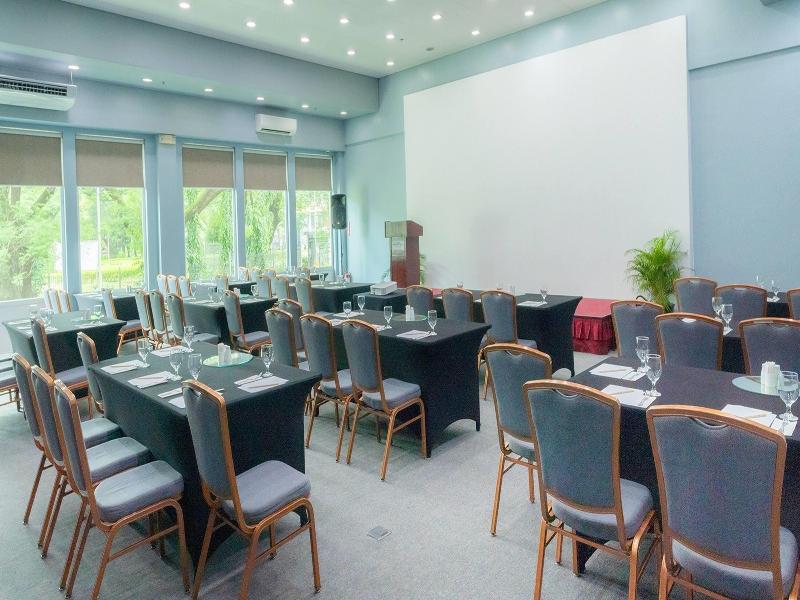 Microtel By Wyndham UP Technohub image