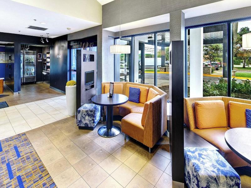 Courtyard Chicago Glenview/Northbrook image